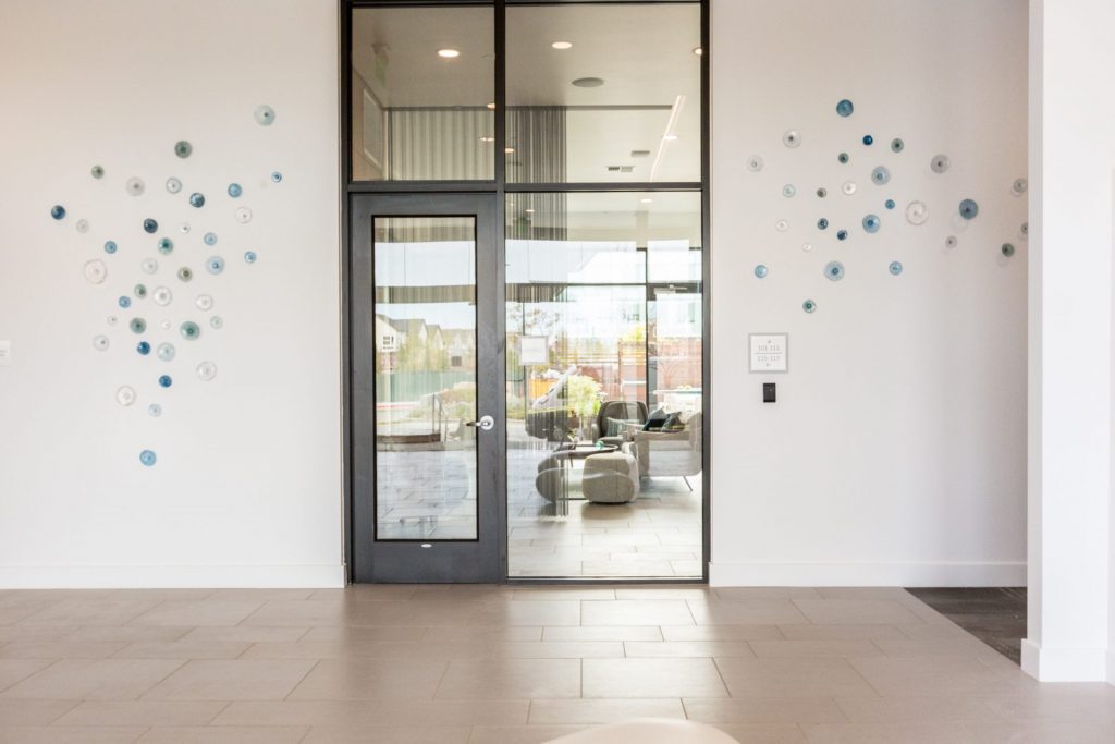 Quimby at Bay Meadows, San Mateo | Installation: SLATE Stone Studios (Photo credit: Lauren Edith Andersen)